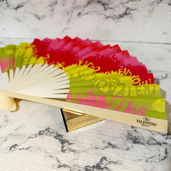 Valentino Summer Fan Escape Colorful Wave Collection VIP Gift Novelty Rare New - Picture 3 of 7